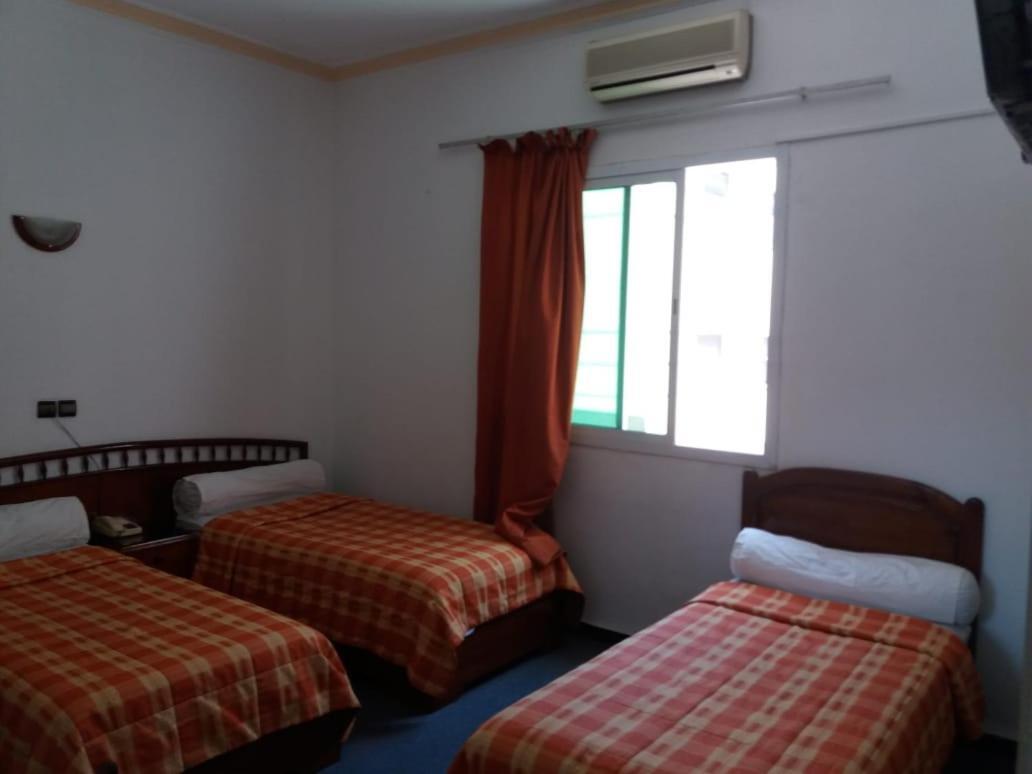 Hotel Choumis Haj Messaoud Лараш Екстериор снимка